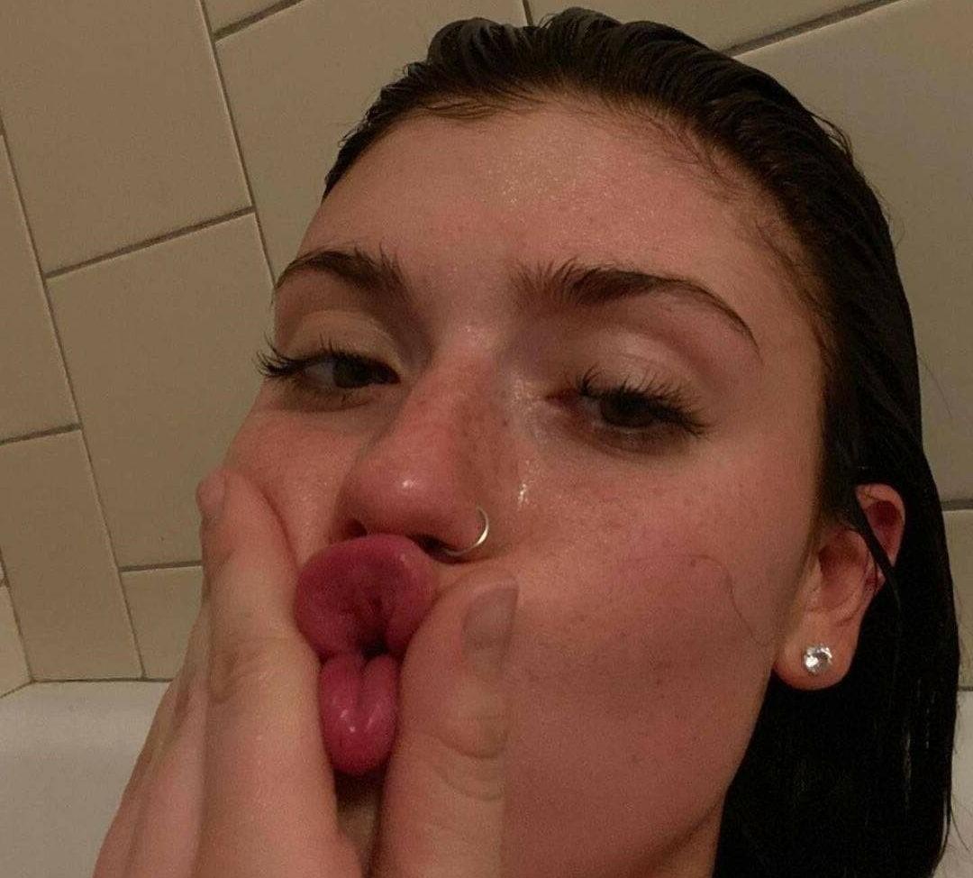 25P Faith Ordway nude