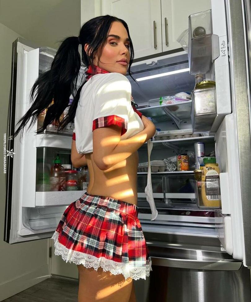 25P WWE Lana nude