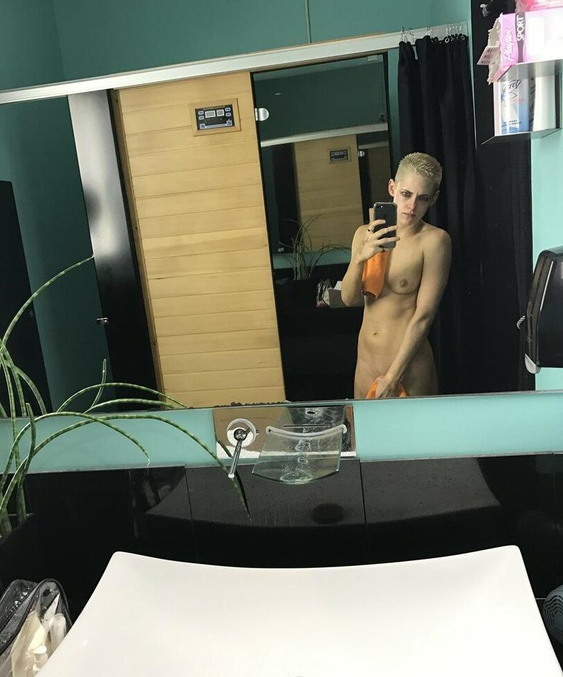 25P Kristen Stewart nude