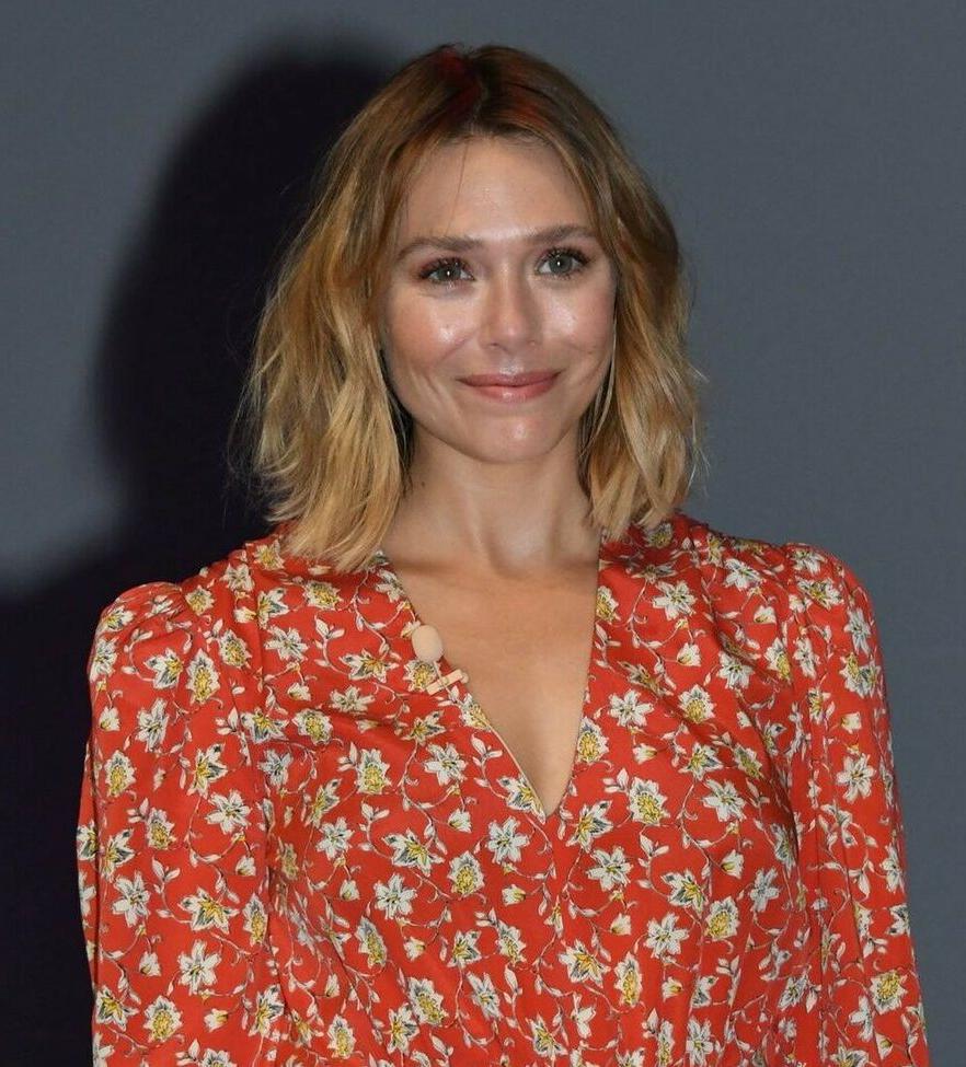 25P Elizabeth Olsen nude