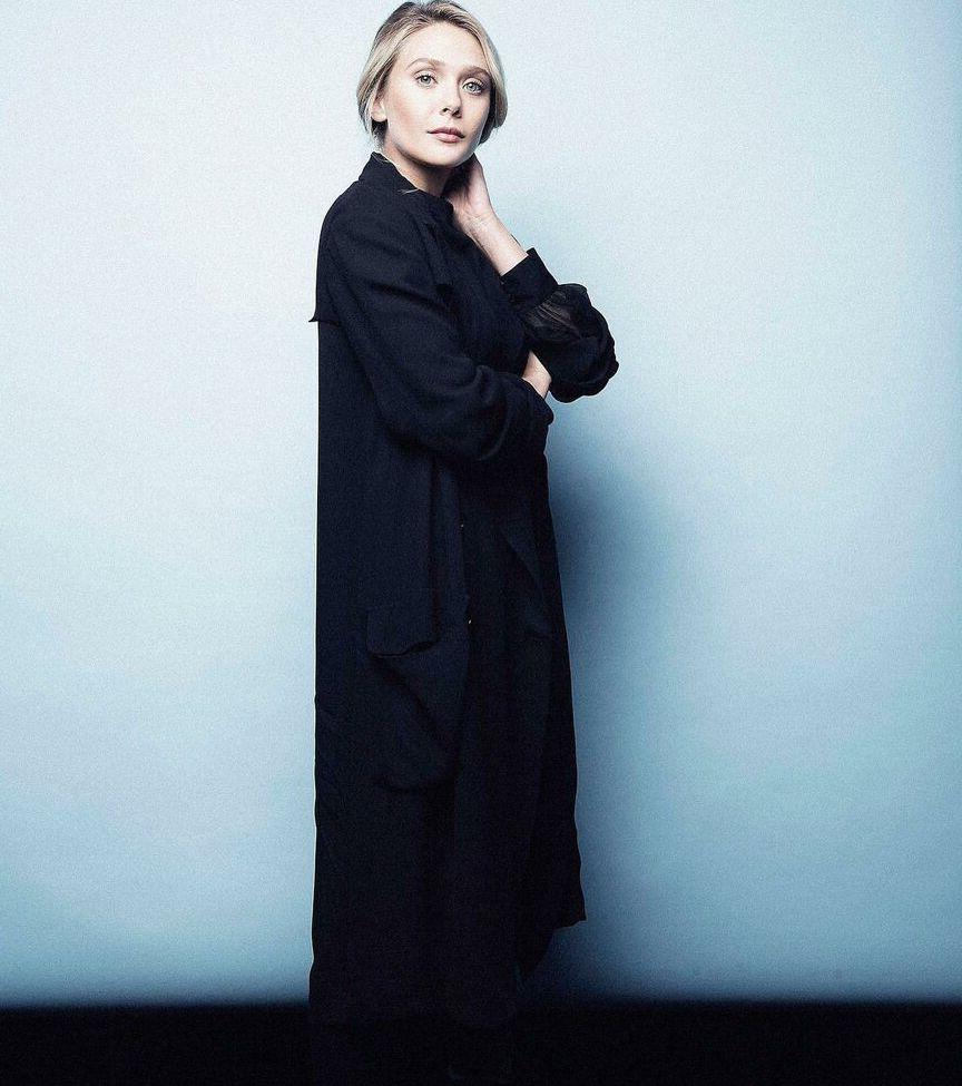 25P Elizabeth Olsen nude