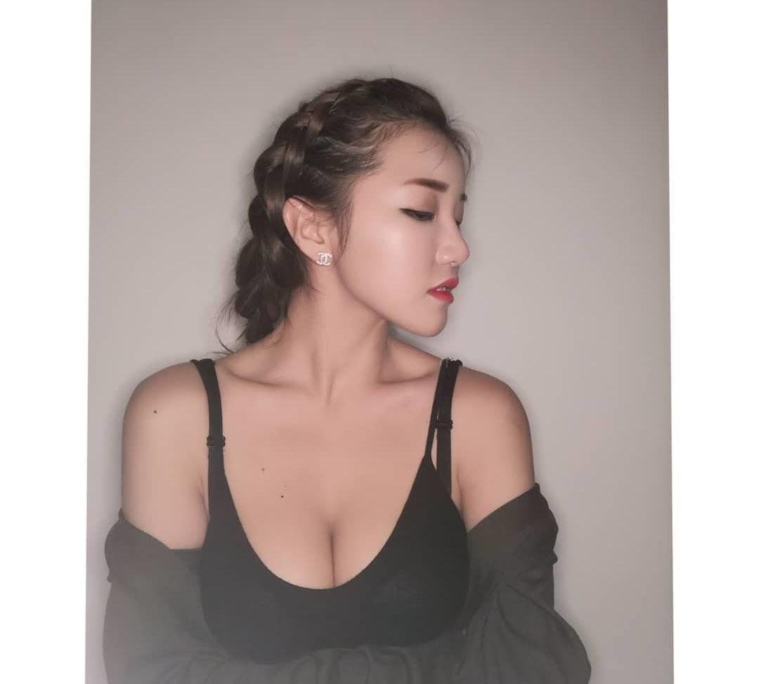 25P Ms Puiyii nude