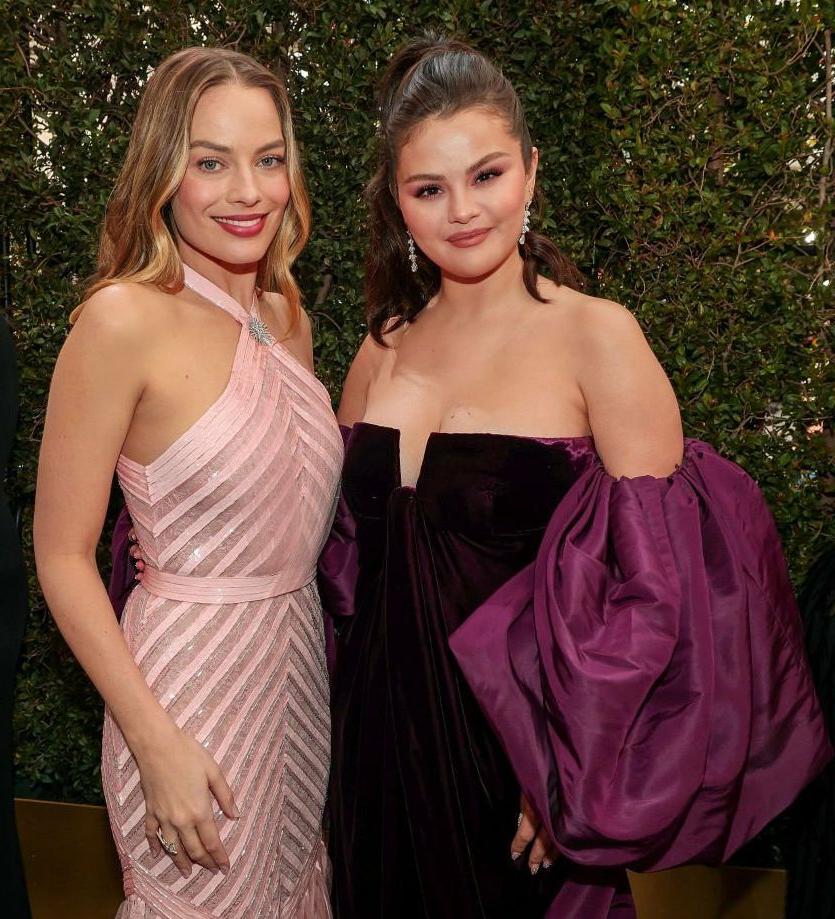 25P Margot Robbie nude