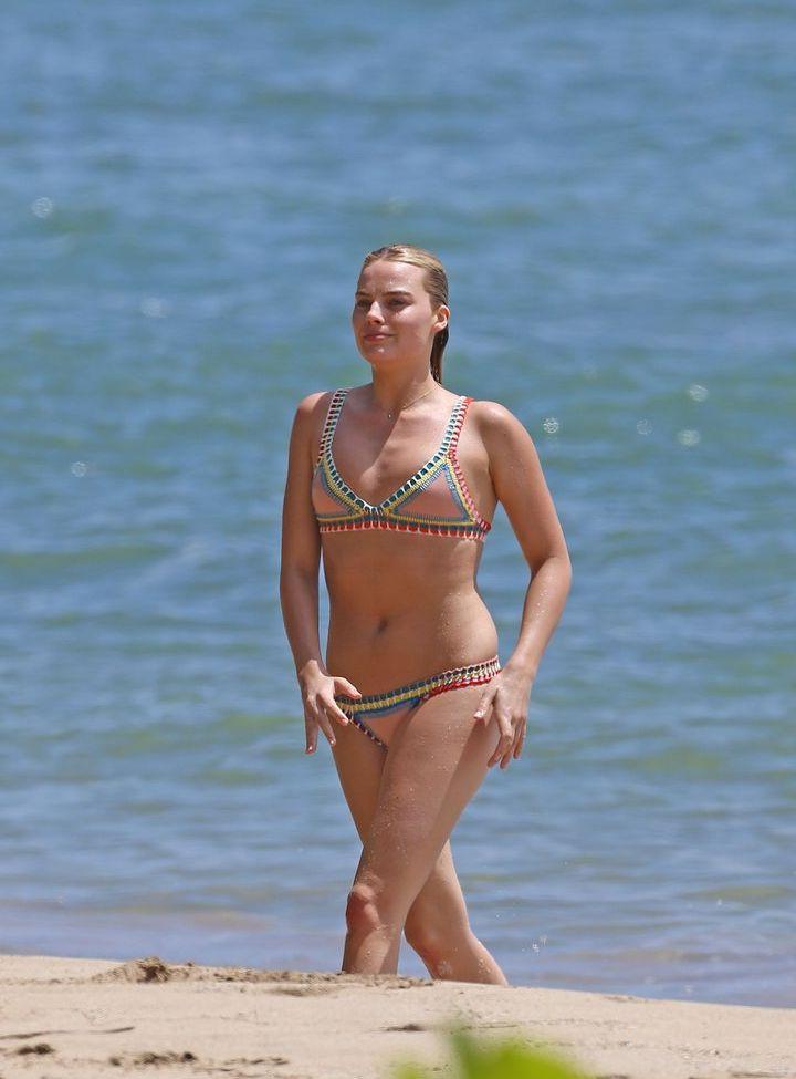 25P Margot Robbie nude