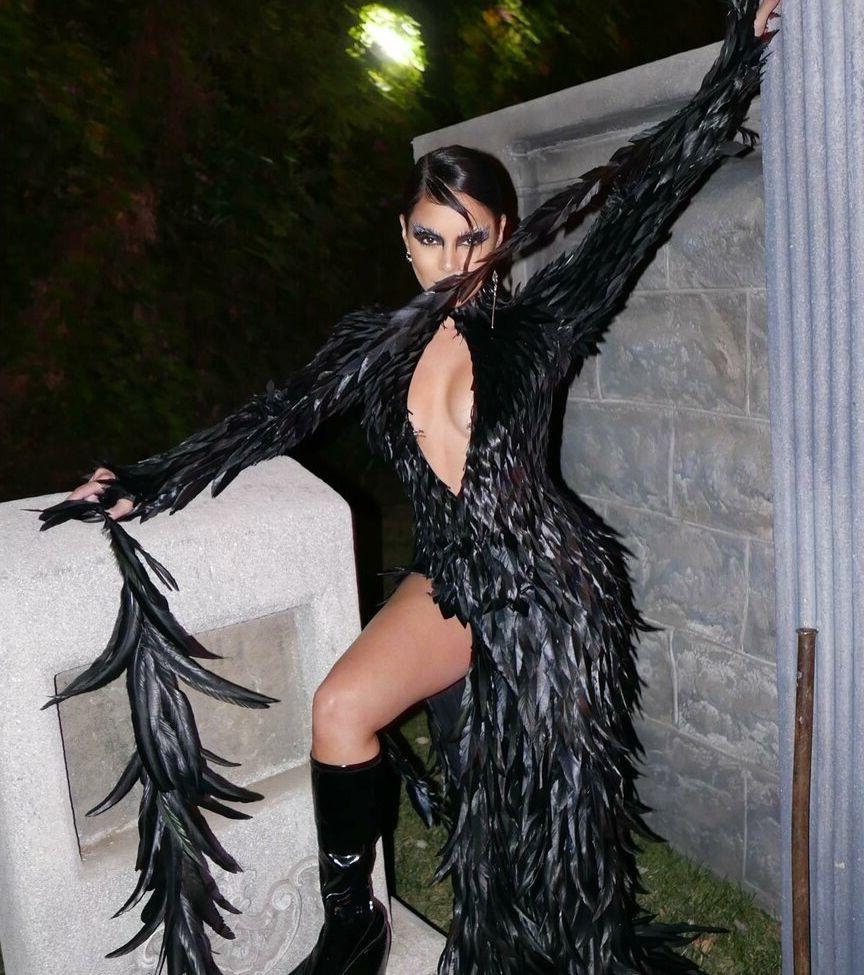 25P Vanessa Hudgens nude