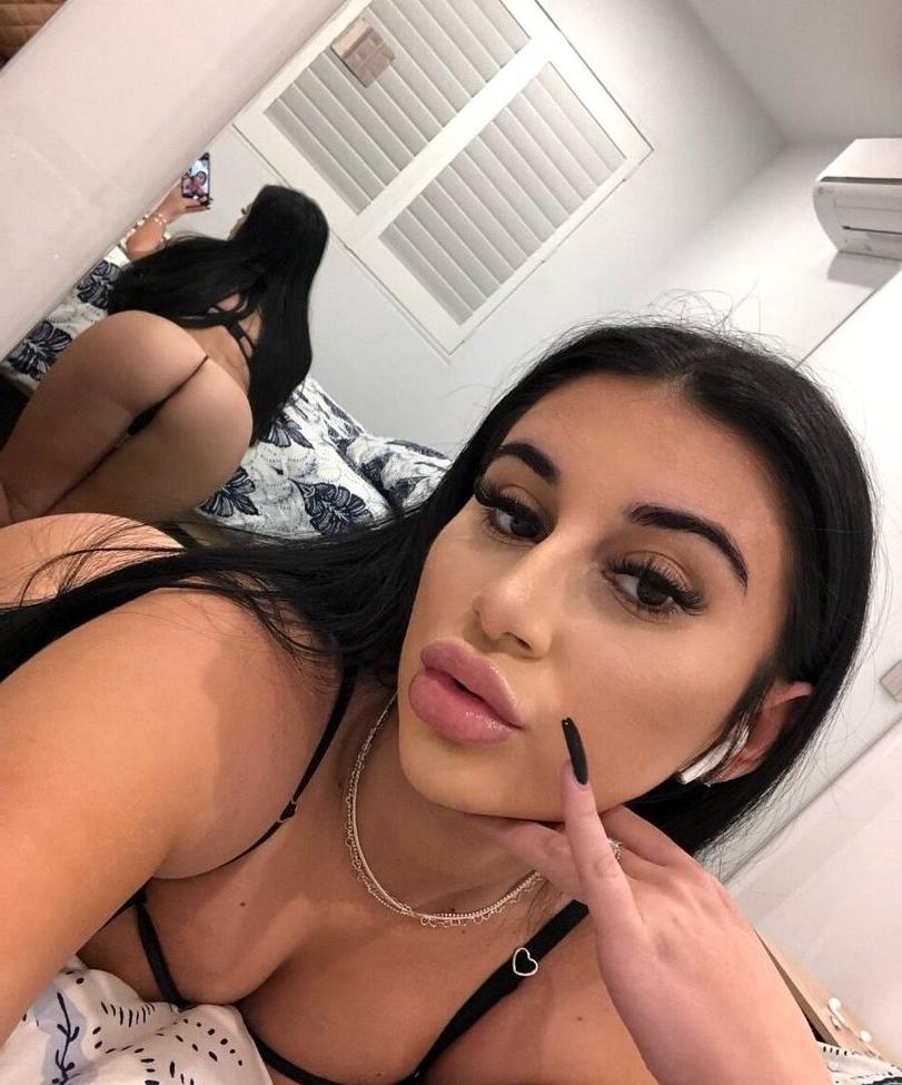 25P Mikaela Testa nude
