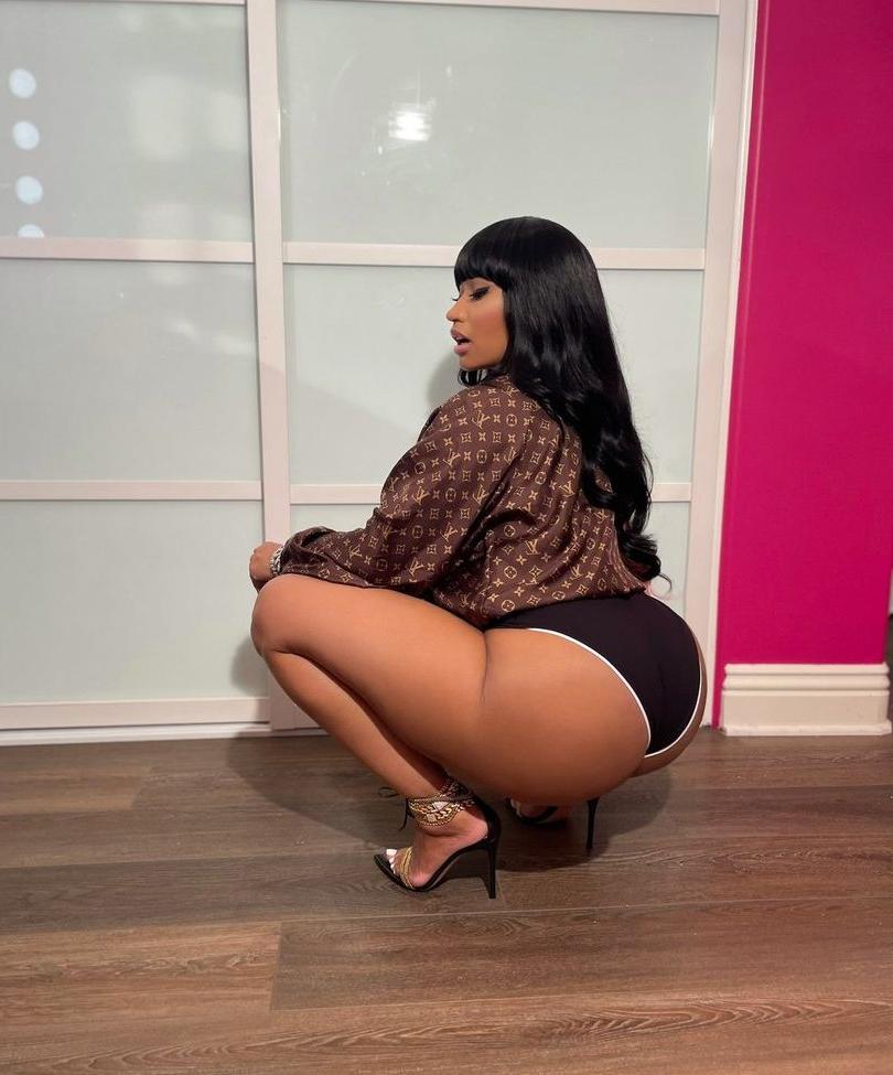 25P Nicki Minaj nackt