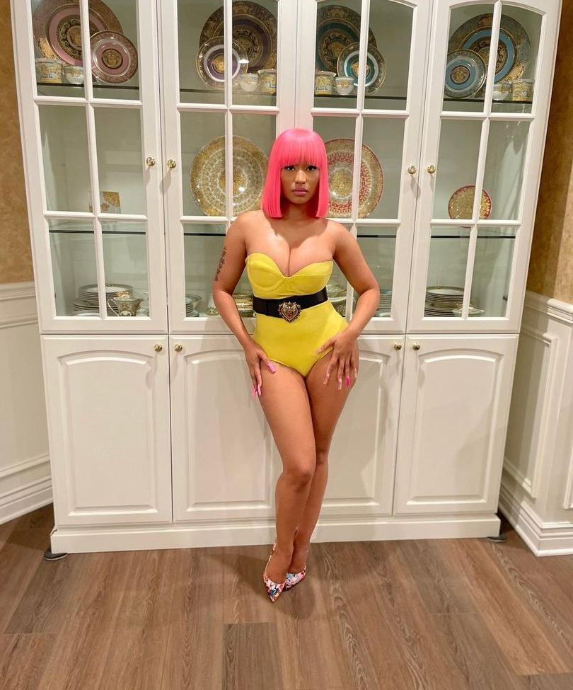 25P Nicki Minaj nackt