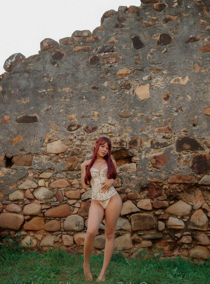 25P Bianca Karina nude
