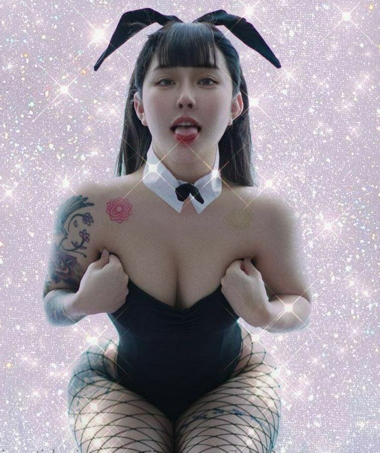 25P Songyuxin Hitomi nude