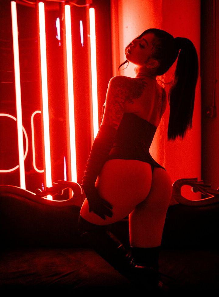 25P Gina Valentina nude