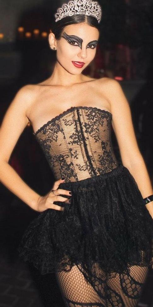 25P Victoria Justice nude