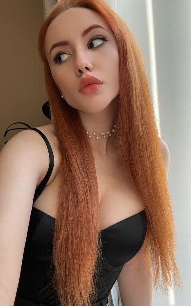 25P Anna Aifert nude