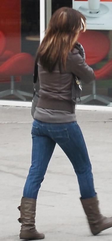 25P STREET VOYEUR - HORNY TEEN PUSSYS - COMMENT PLS