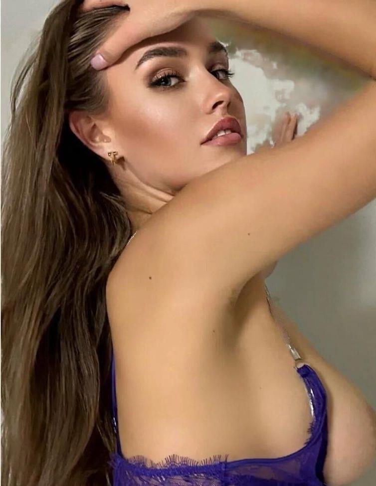25P Laura Müller nude