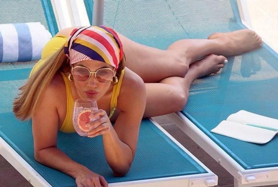 25P Jennifer Lopez nackt