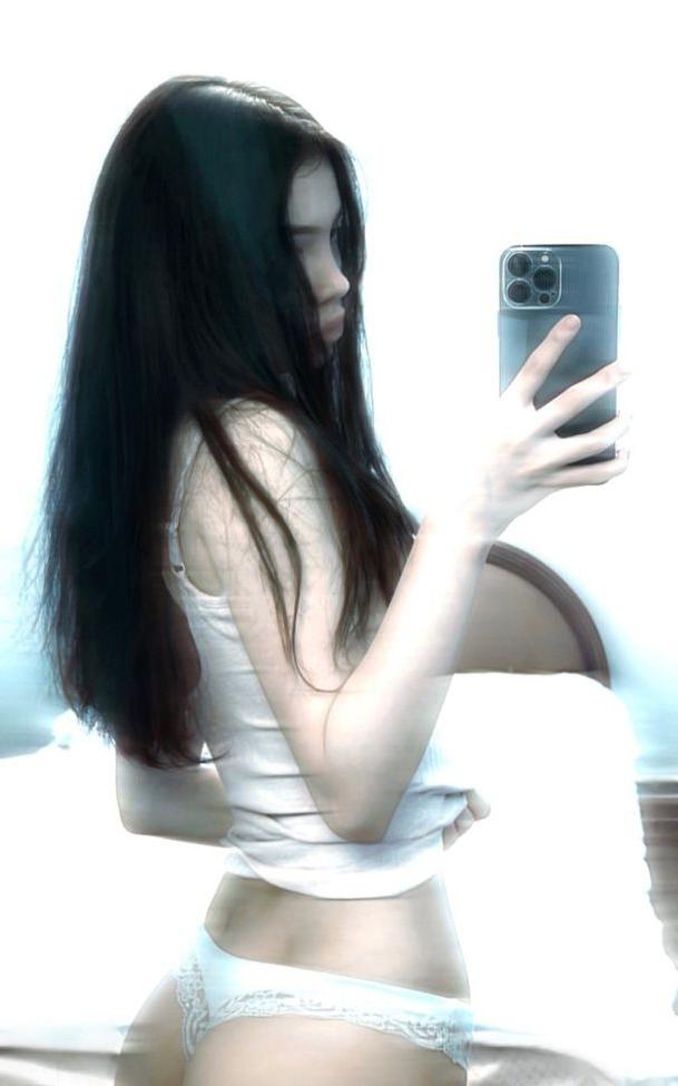 25P Marianna Mosesova nude