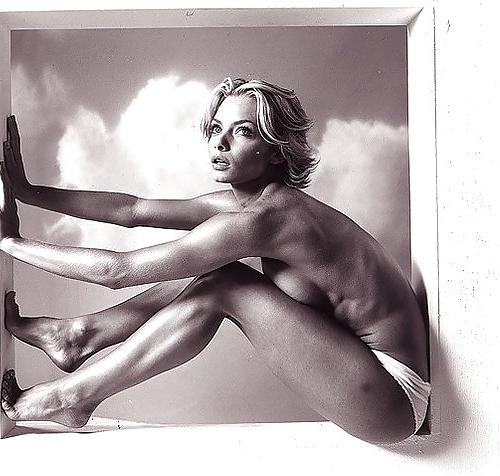 25P Jaime Pressly Ultimate Nude Collection