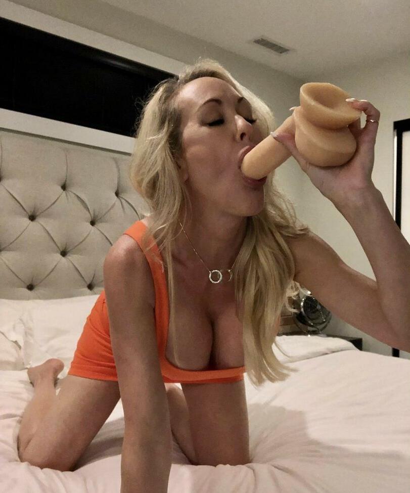 25P Brandi Love nackt