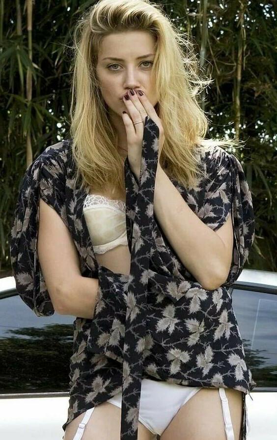25P Amber Heard nude