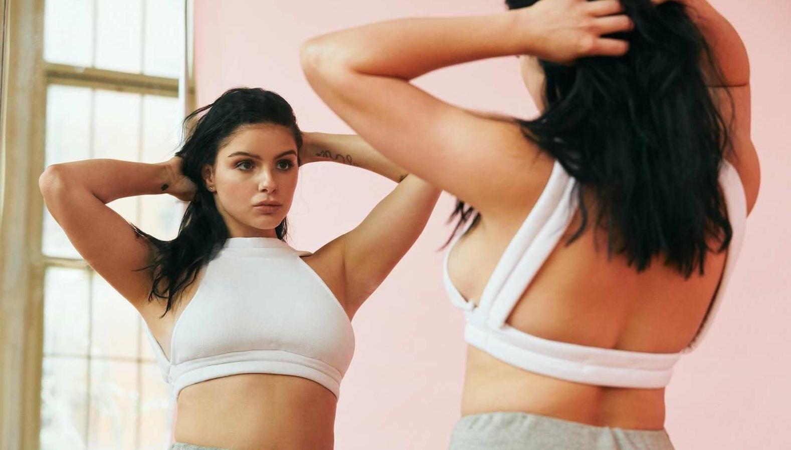 25P Ariel Winter nude