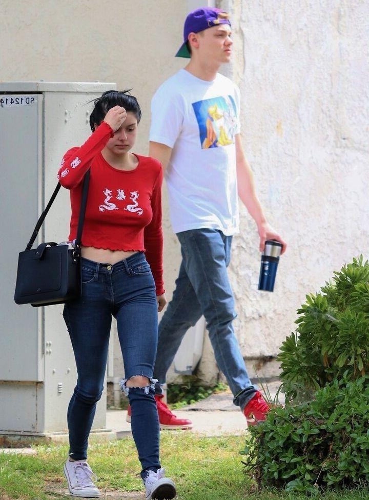 25P Ariel Winter nude
