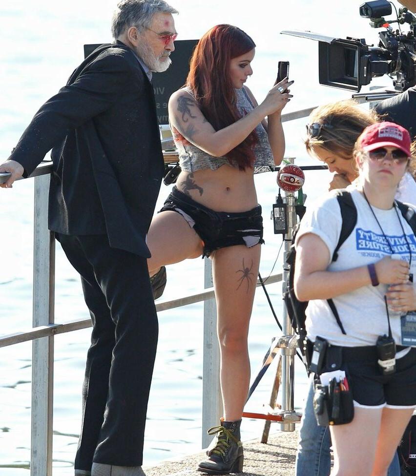 25P Ariel Winter nude
