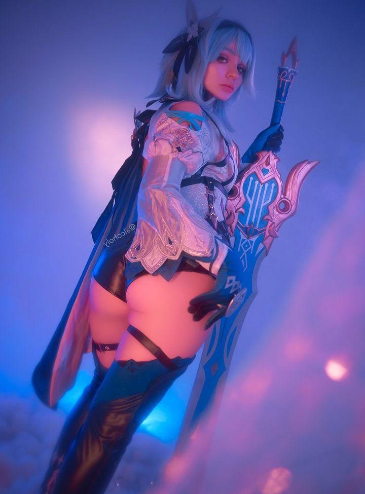 25P Alcololi nude