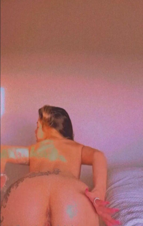 25P Nicks Vieira nude