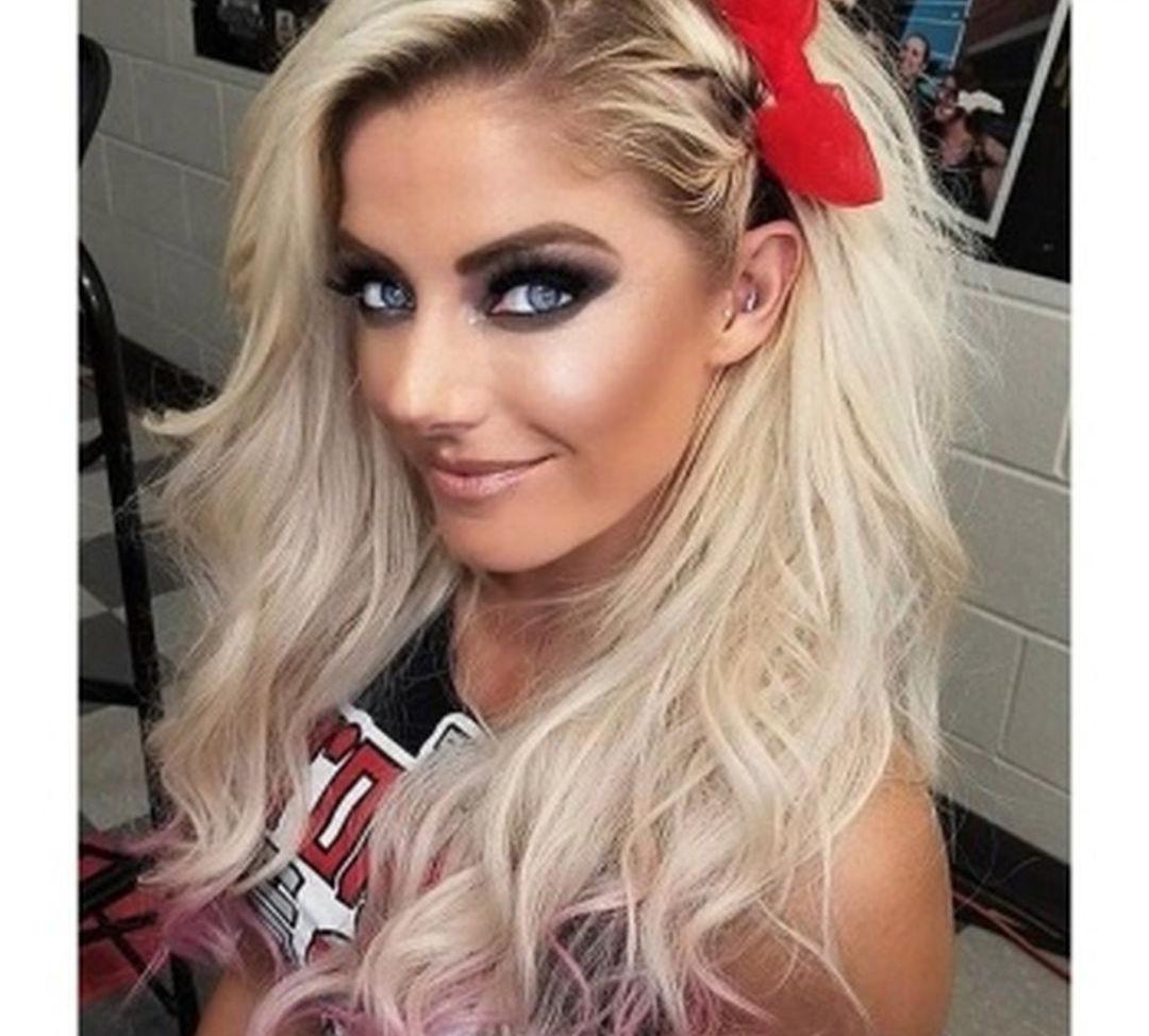 25P Alexa Bliss nude
