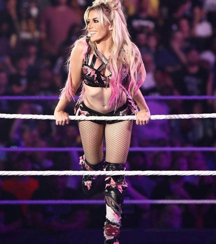 25P Alexa Bliss nude