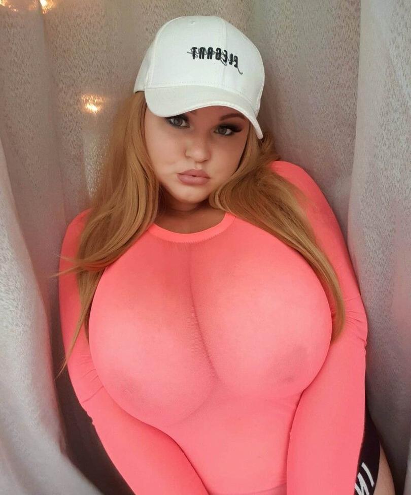 25P Lucy Laistner nude