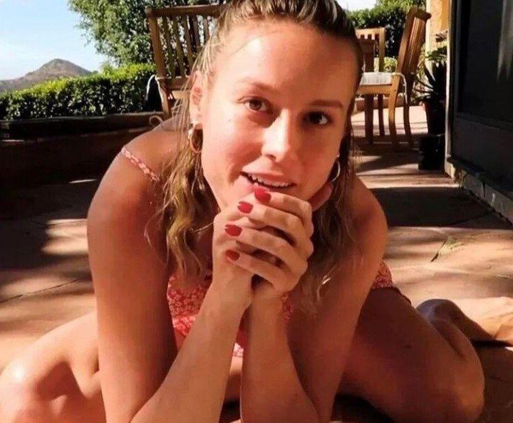 25P Brie Larson nude
