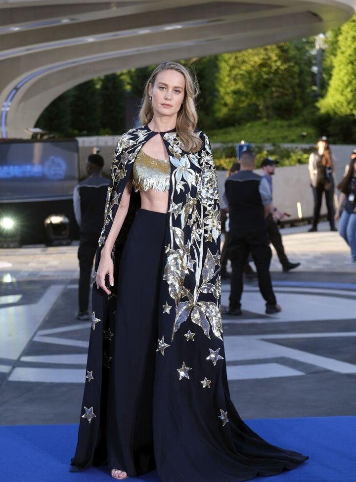 25P Brie Larson nude