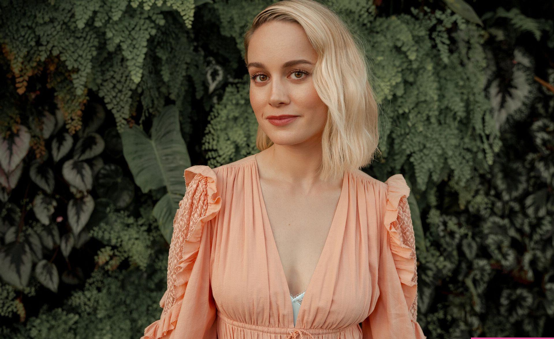 25P Brie Larson nude