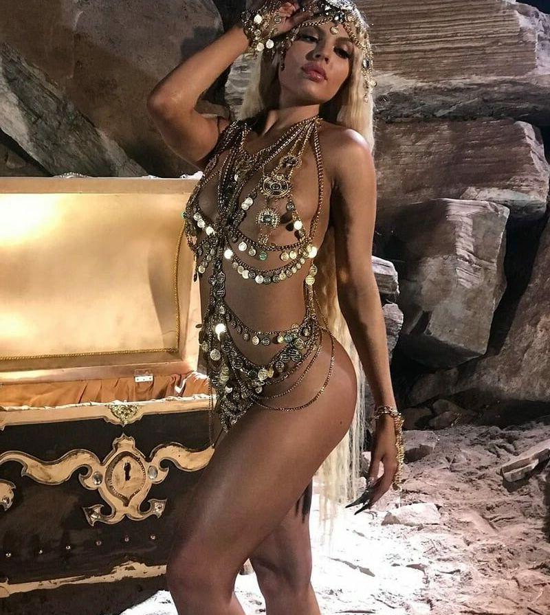 25P Luisa Sonza nude
