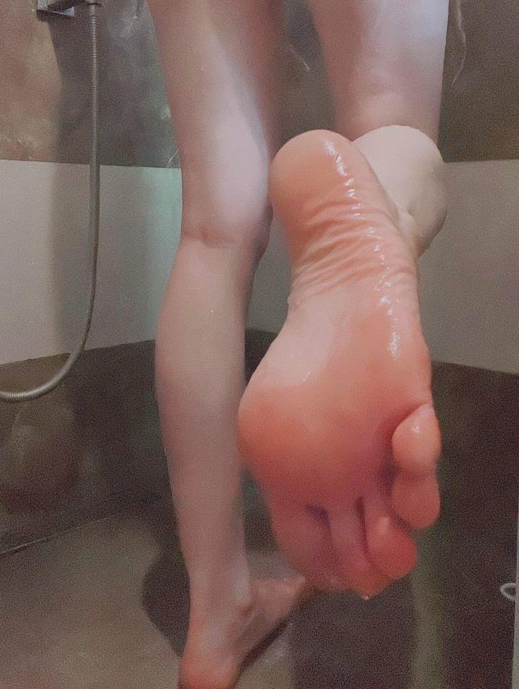25P Alexandra Bodler nude