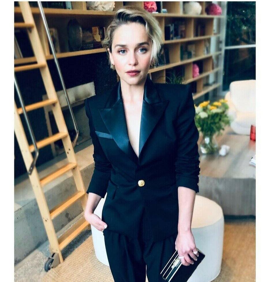 25P Emilia Clarke nude