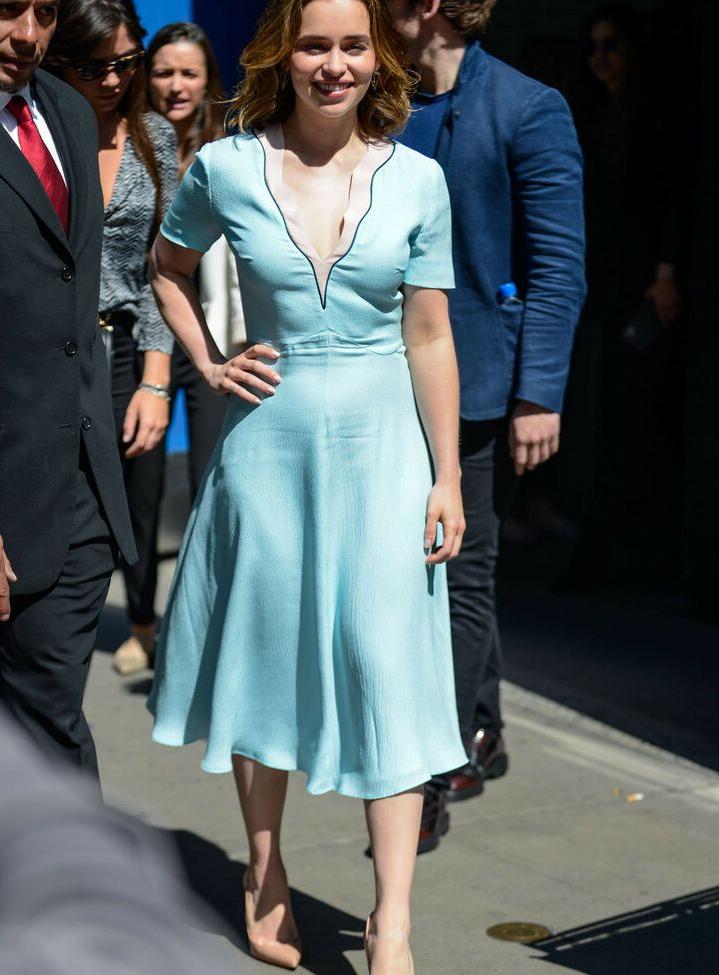 25P Emilia Clarke nude