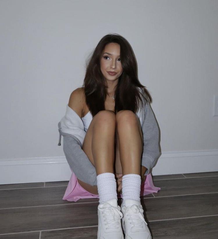 25P Taylor Alesia nude