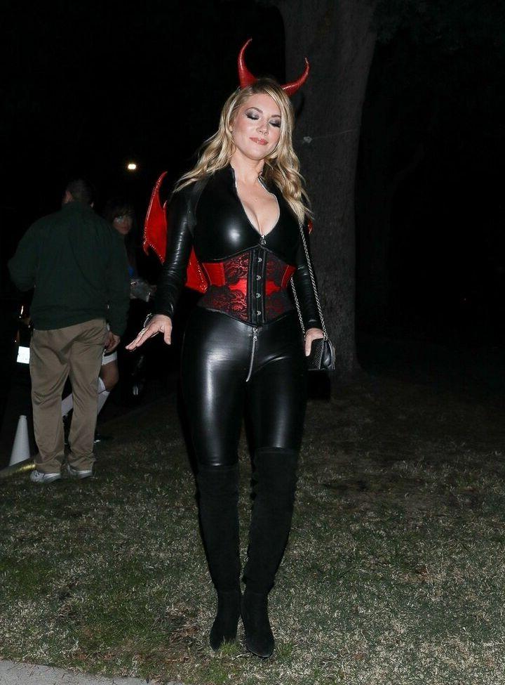 25P Katheryn Winnick nude