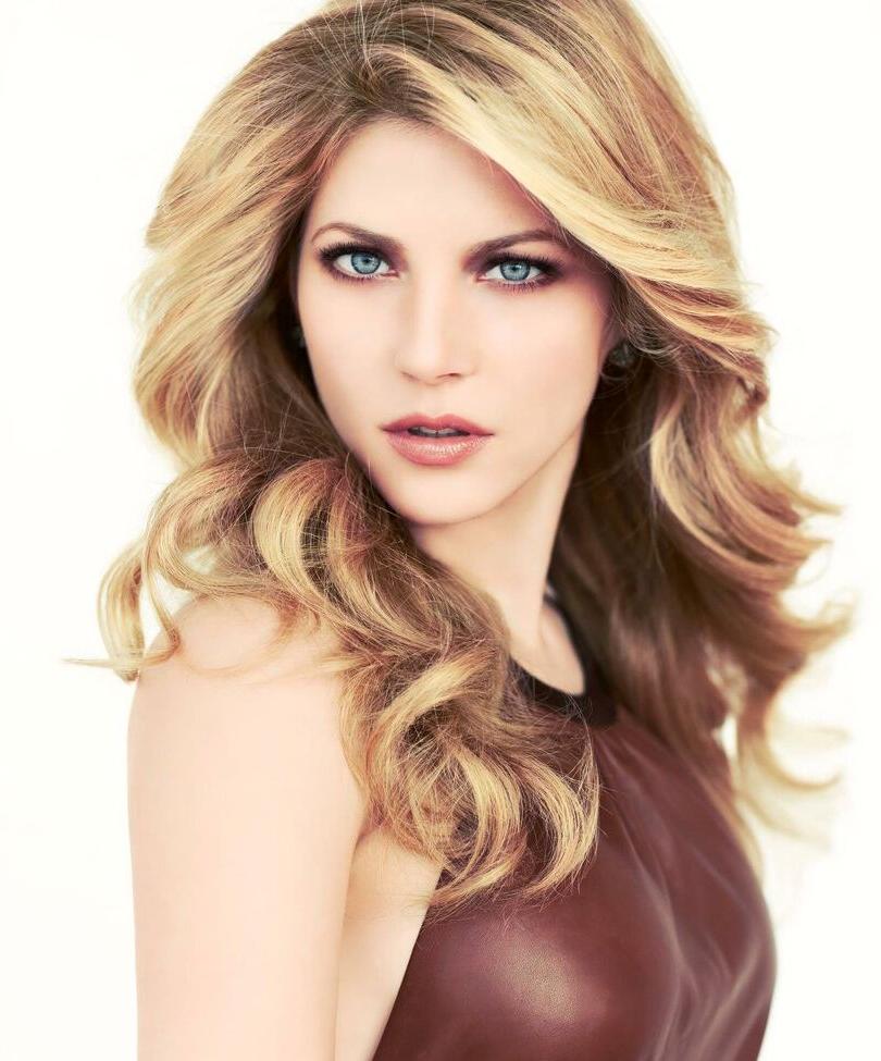 25P Katheryn Winnick nude