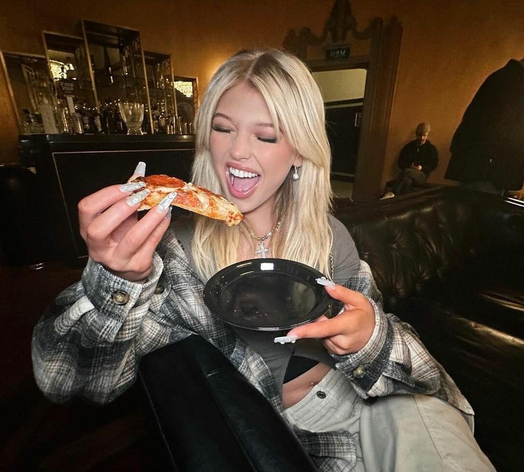 25P Loren Gray nude