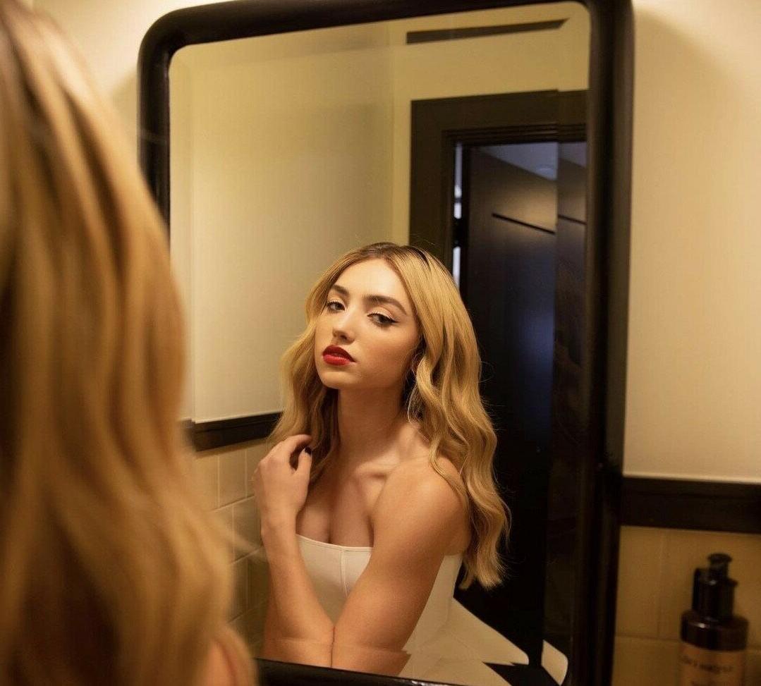 25P Peyton List nude