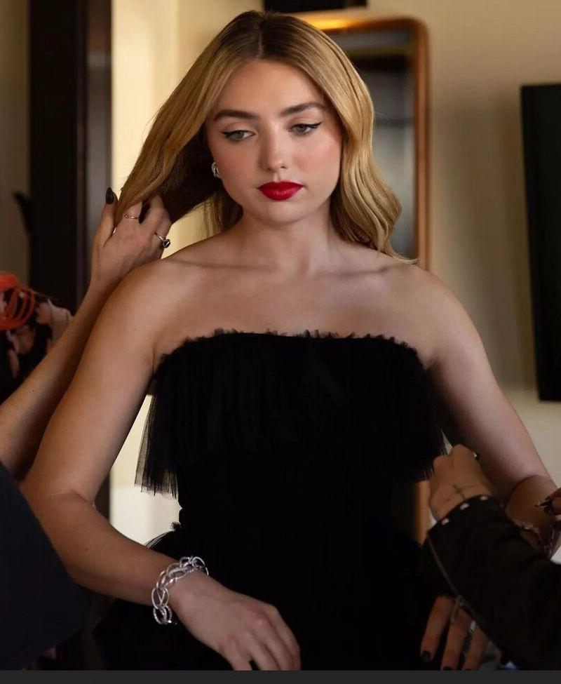 25P Peyton List nude