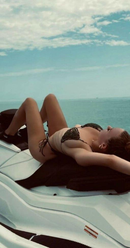 25P Laura Sophie Müller nude