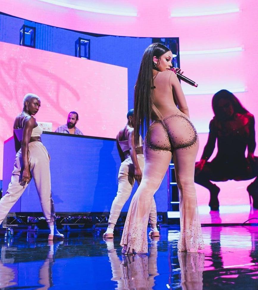 25P Doja Cat nude