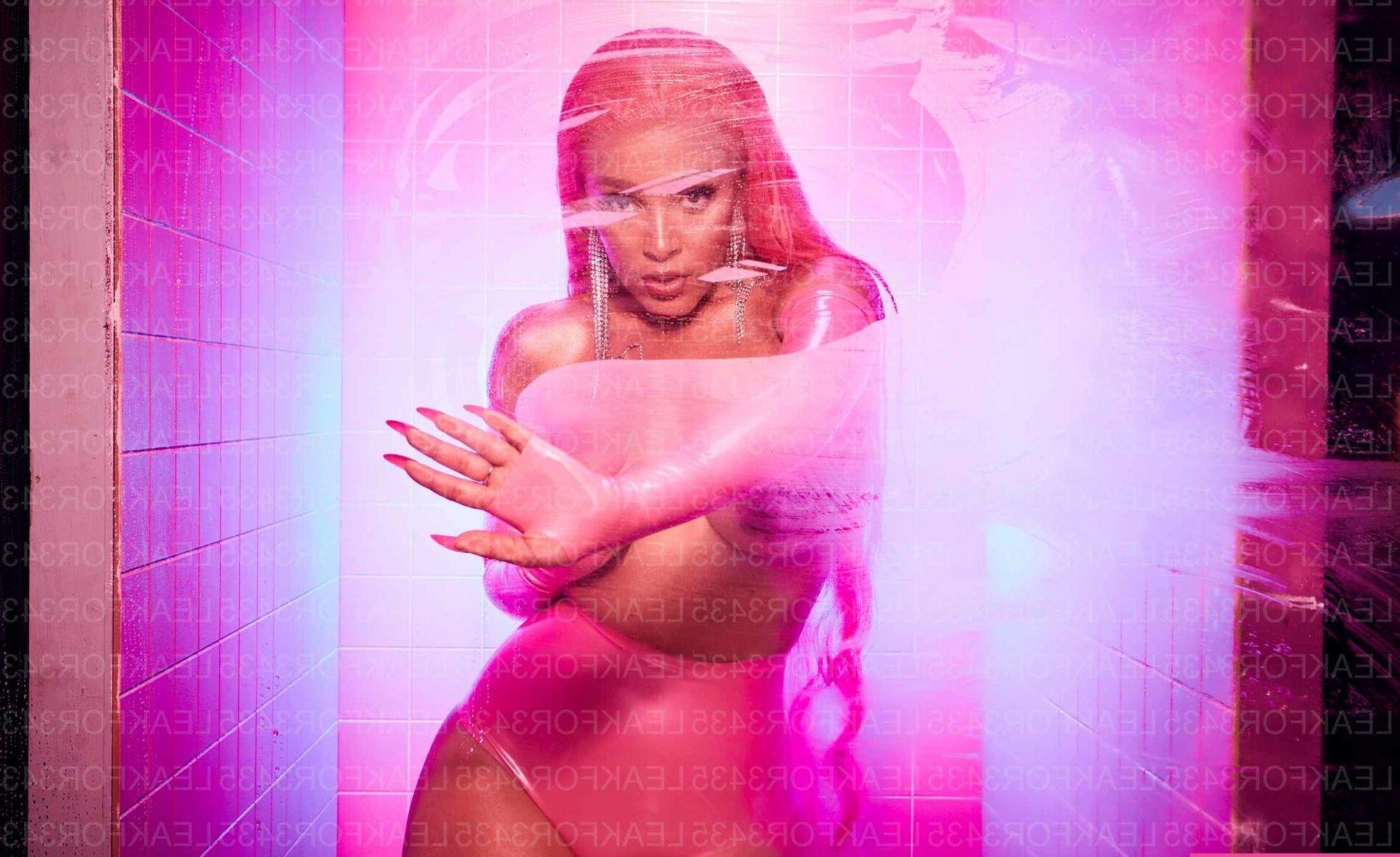 25P Doja Cat nude