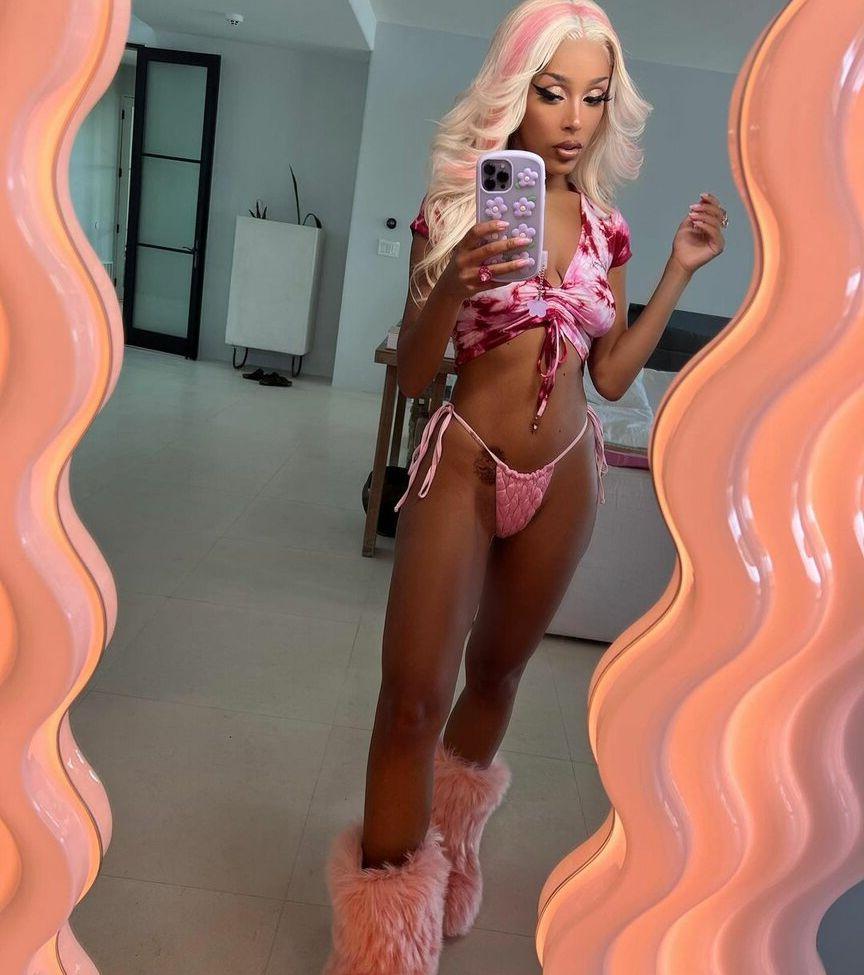 25P Doja Cat nude