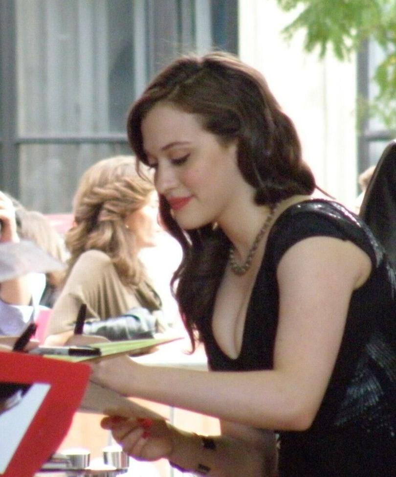 25P Kat Dennings nude
